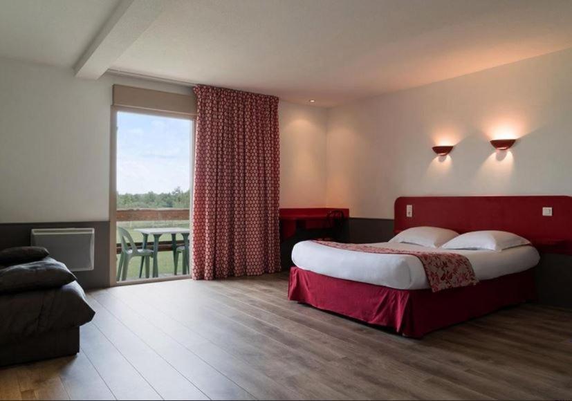 Logis Hotel Restaurant La Vieille Ferme, Macon Nord Sance Экстерьер фото