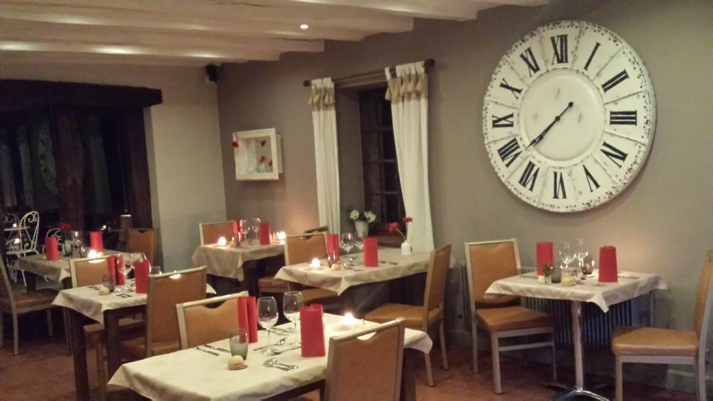 Logis Hotel Restaurant La Vieille Ferme, Macon Nord Sance Экстерьер фото