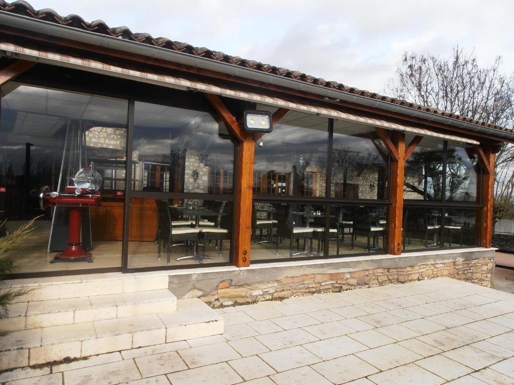 Logis Hotel Restaurant La Vieille Ferme, Macon Nord Sance Экстерьер фото