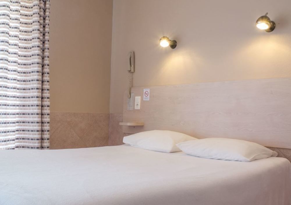 Logis Hotel Restaurant La Vieille Ferme, Macon Nord Sance Экстерьер фото